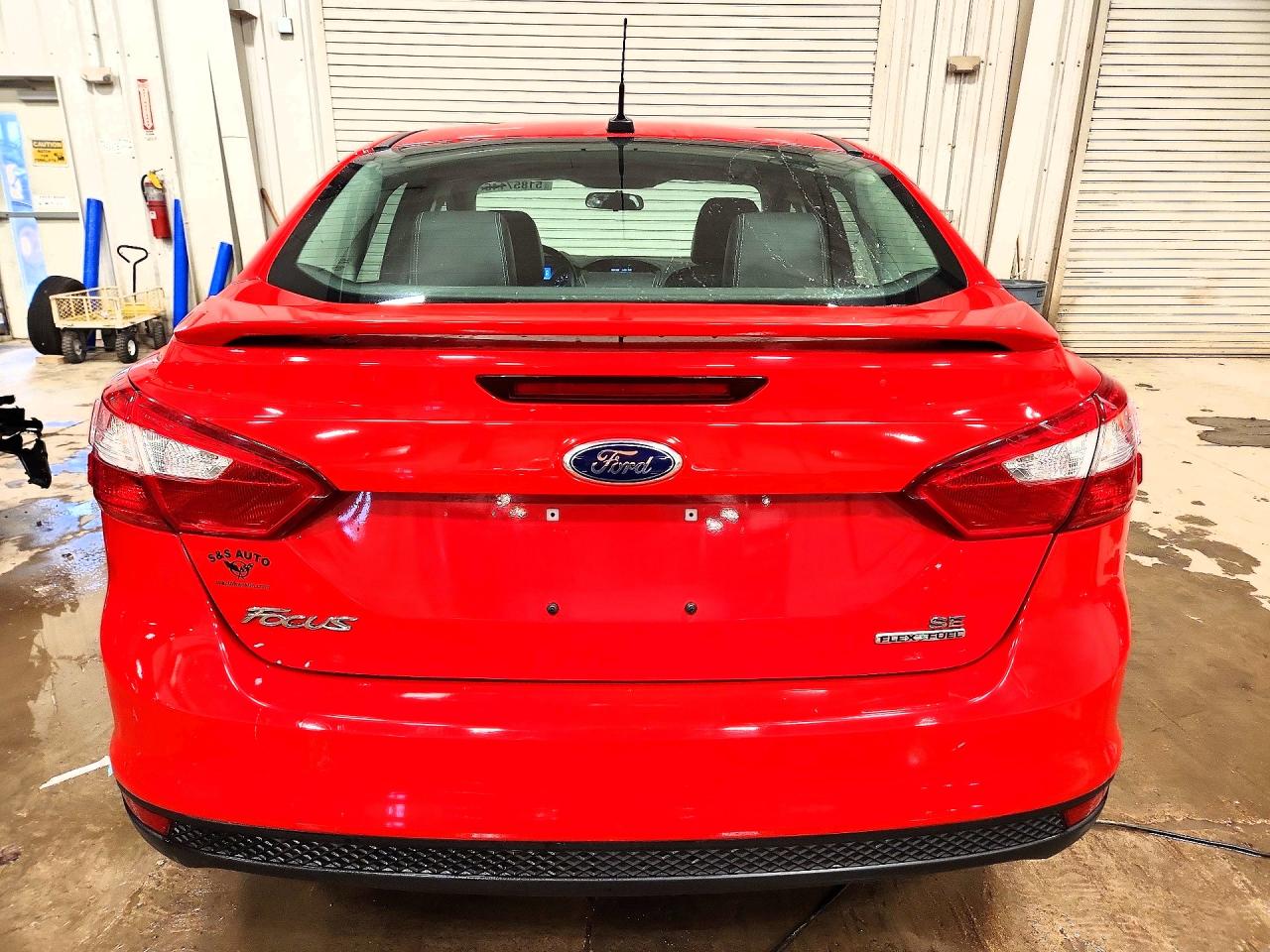 2014 FORD FOCUS SE photo 6