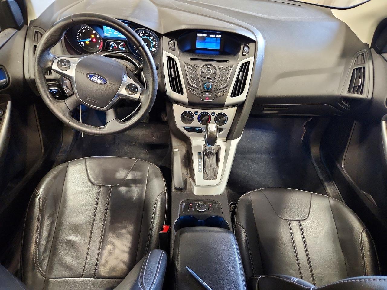 2014 FORD FOCUS SE photo 8