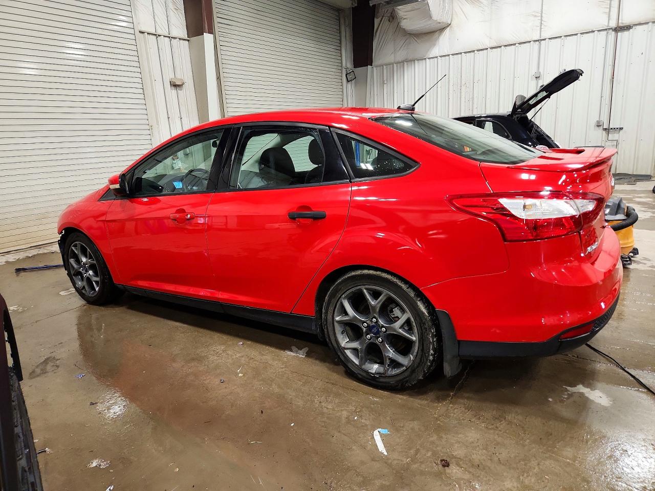 2014 FORD FOCUS SE photo 2