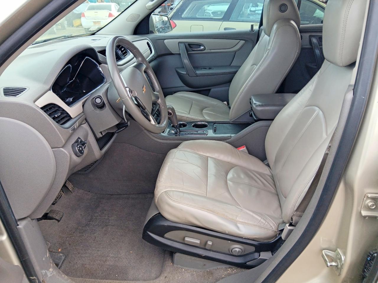 2014 CHEVROLET TRAVERSE LT photo 13