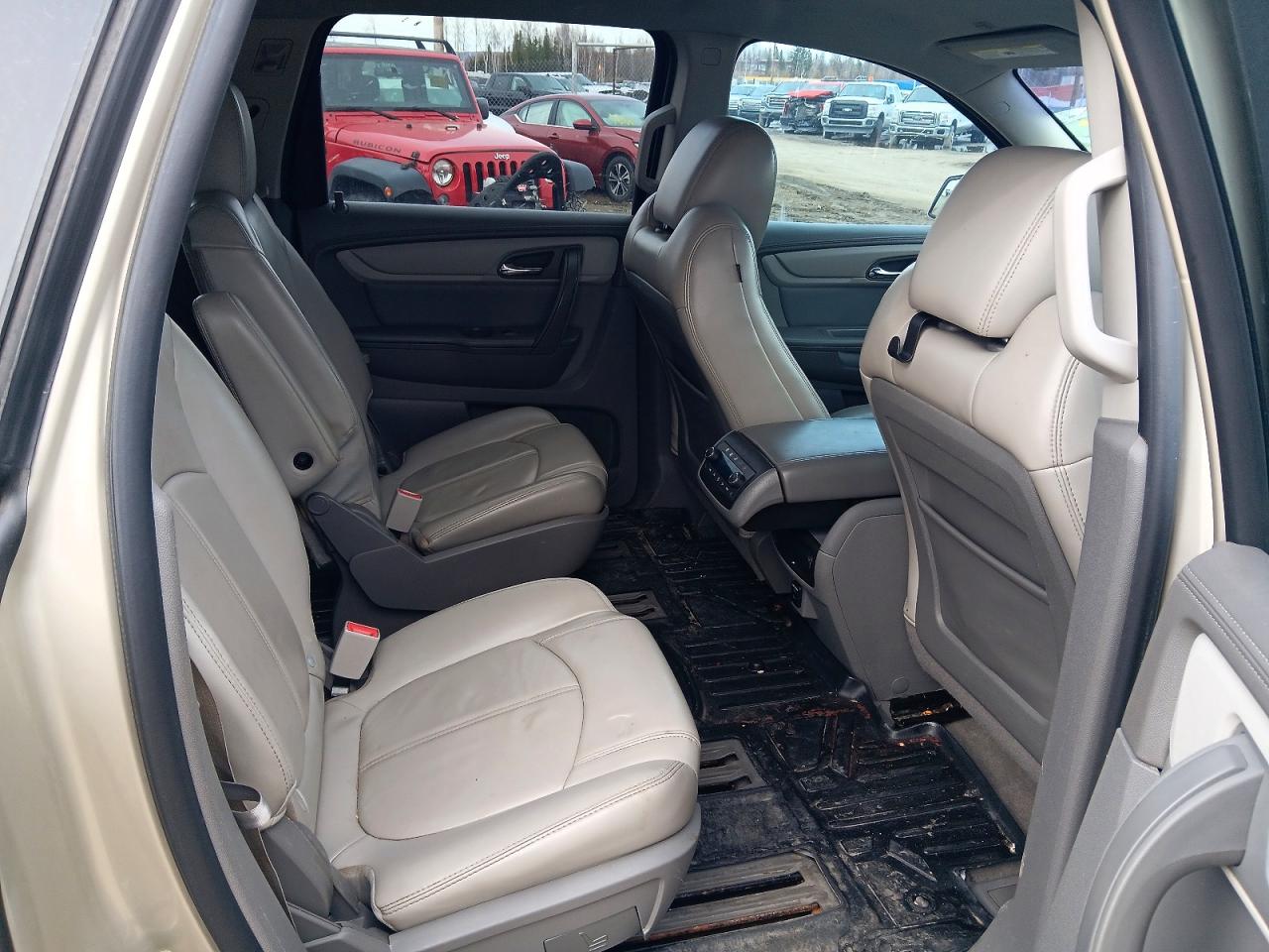 2014 CHEVROLET TRAVERSE LT photo 19