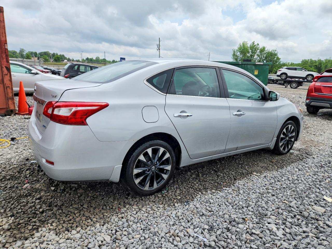 2017 NISSAN SENTRA S photo 5