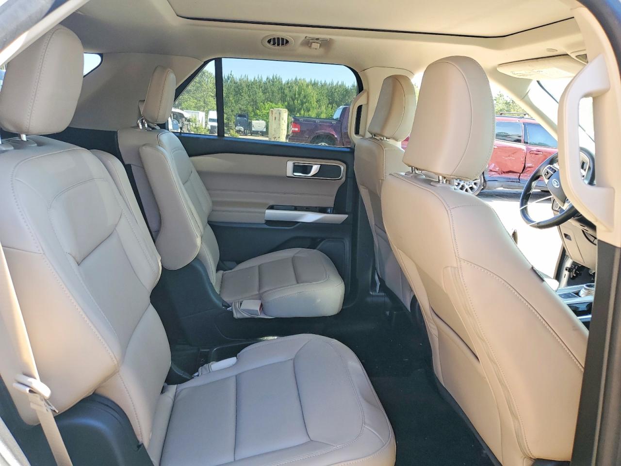 2021 FORD EXPLORER XLT photo 21