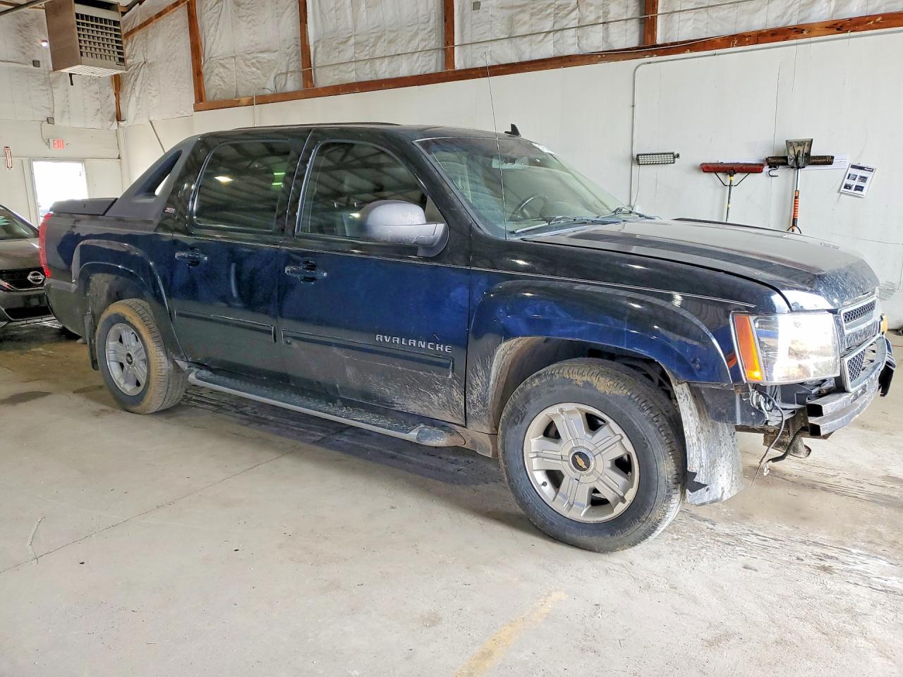 2010 CHEVROLET AVALANCHE LT photo 10