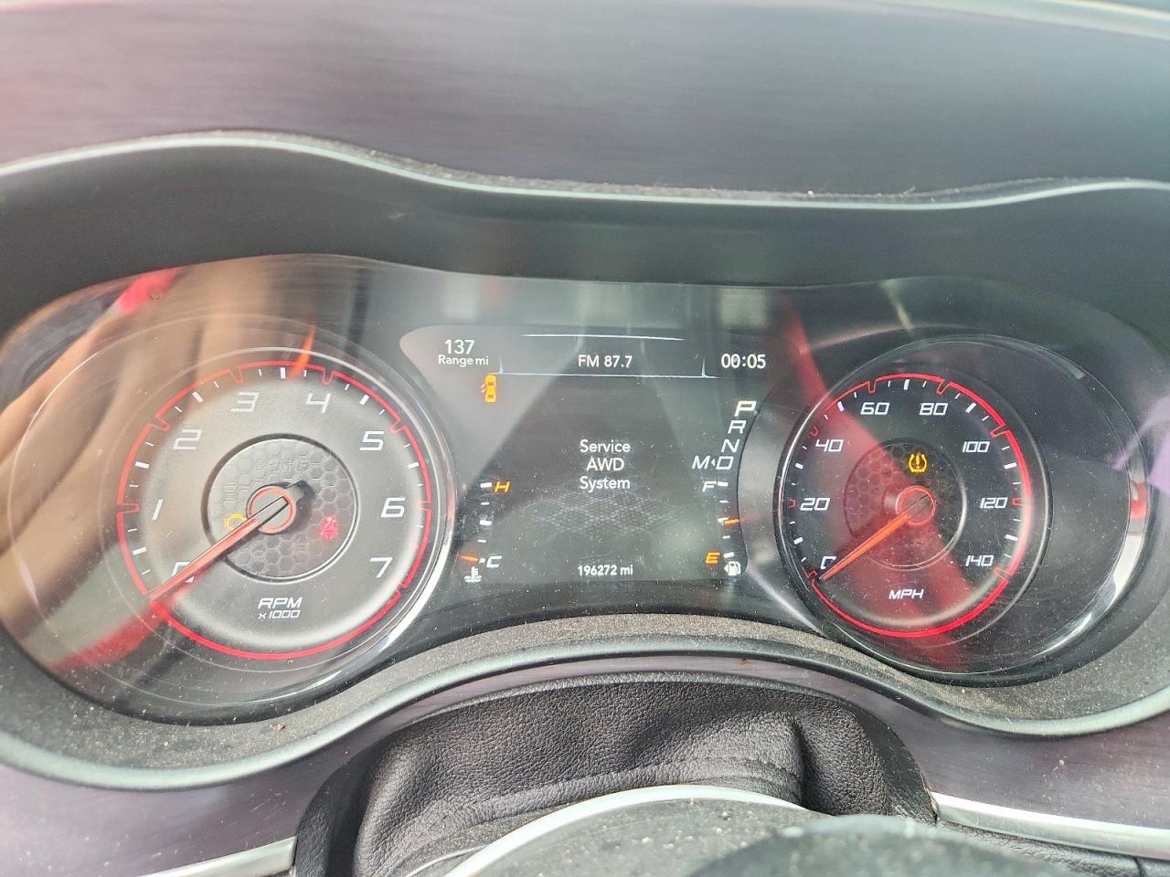 2017 DODGE CHARGER SXT photo 25