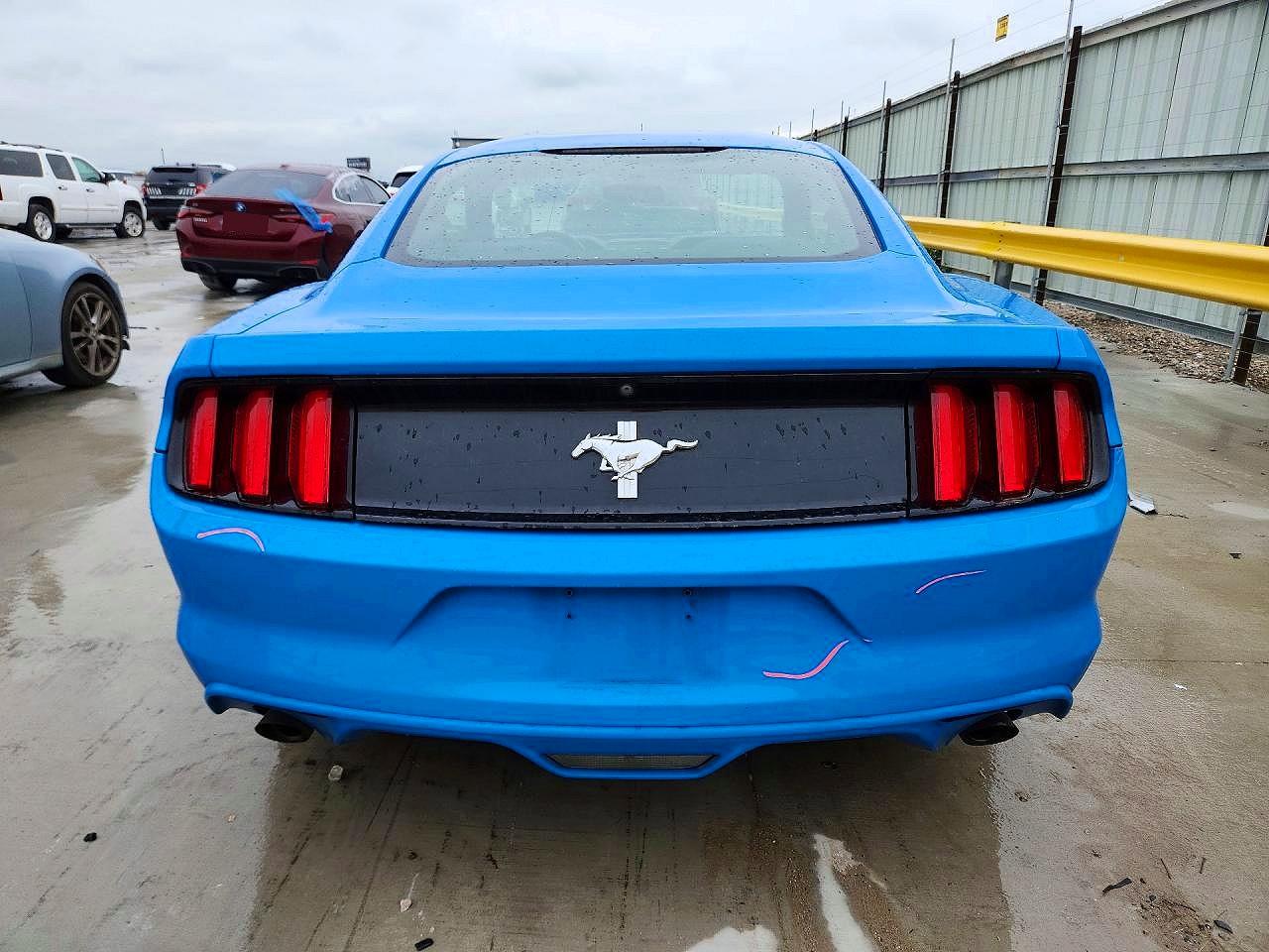 2017 FORD MUSTANG photo 6