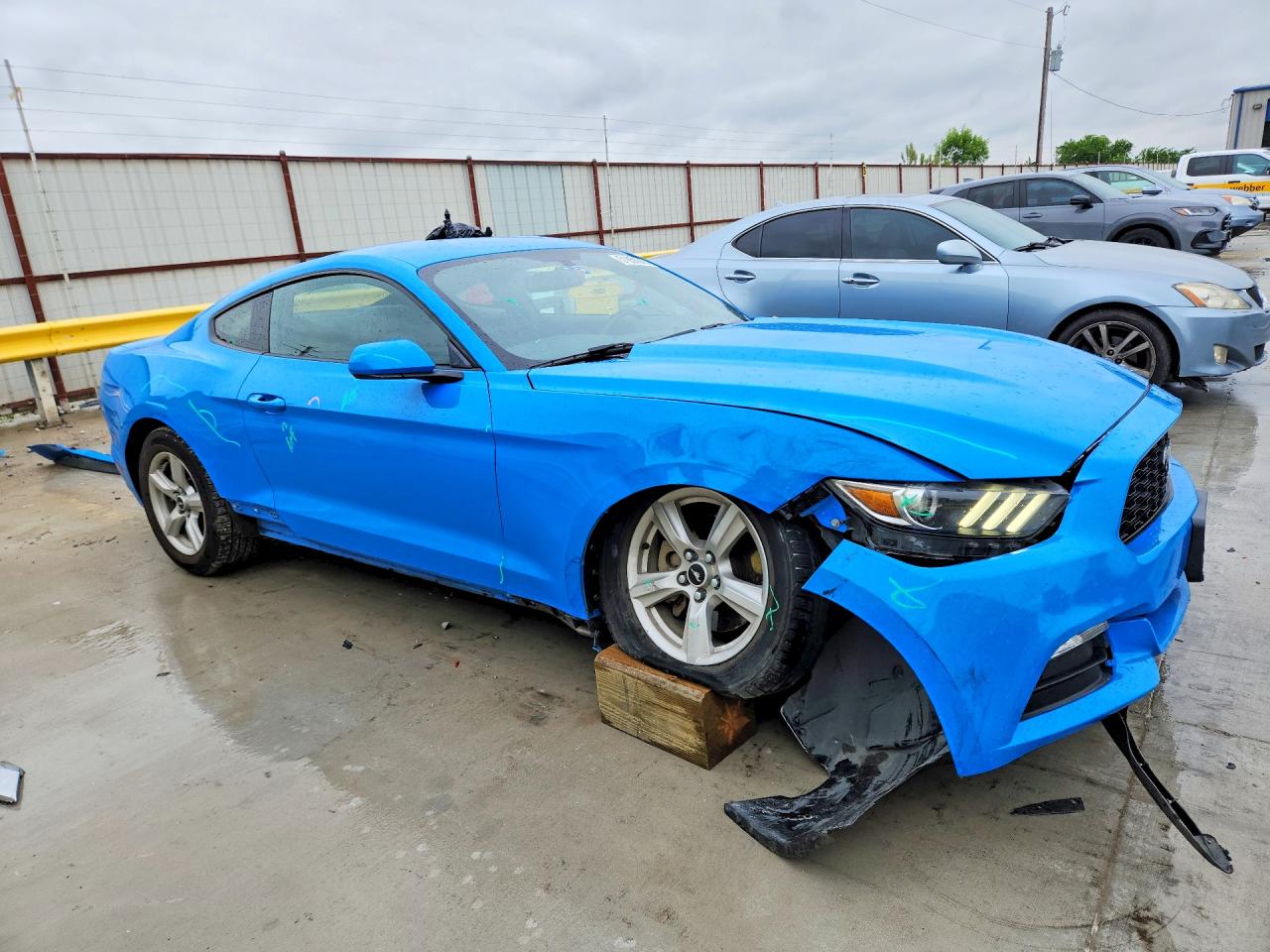 2017 FORD MUSTANG photo 4