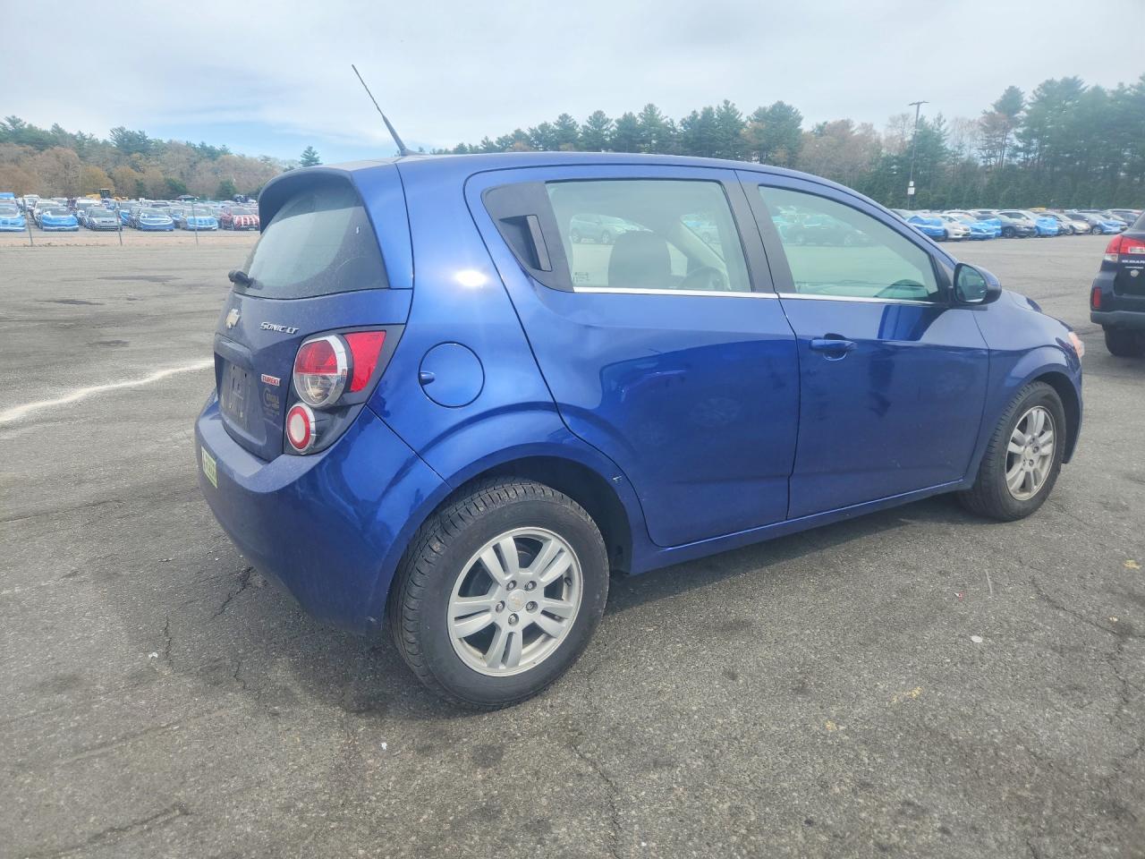 2014 CHEVROLET SONIC LT photo 3
