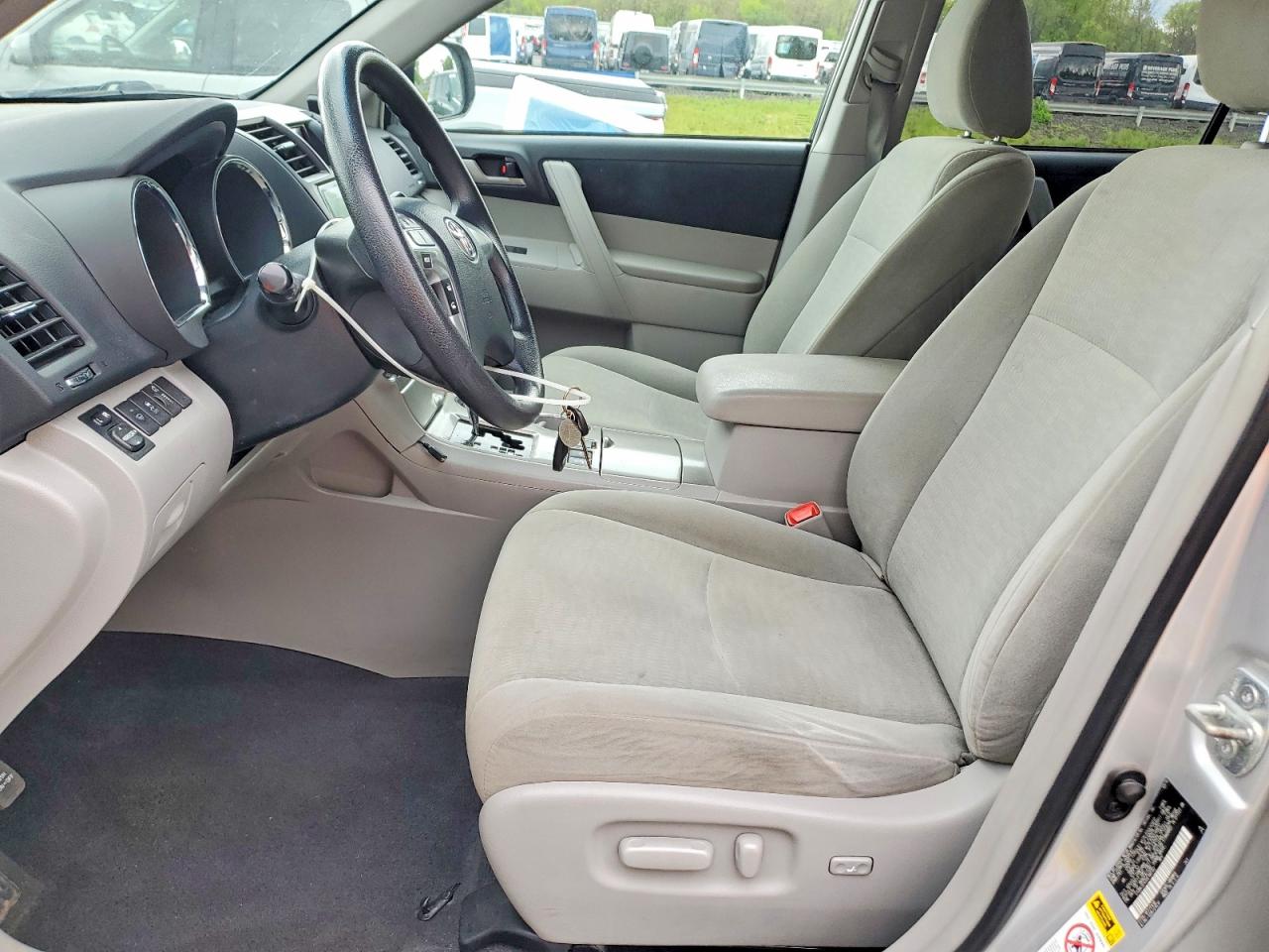 2013 TOYOTA HIGHLANDER PLUS photo 7