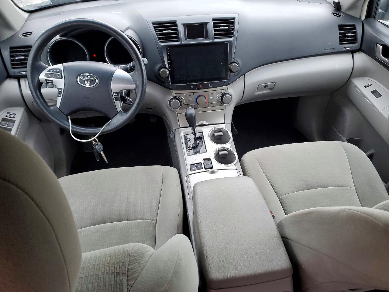 2013 TOYOTA HIGHLANDER PLUS photo 8