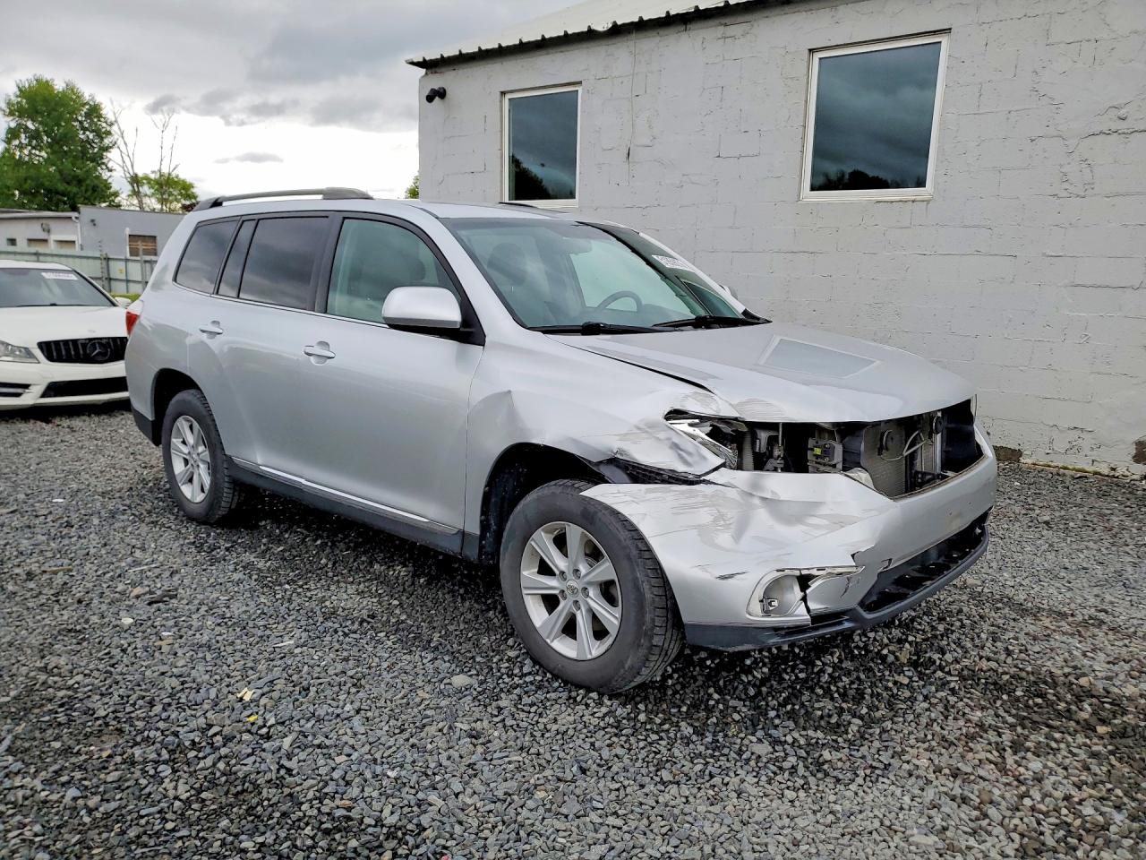 2013 TOYOTA HIGHLANDER PLUS photo 4