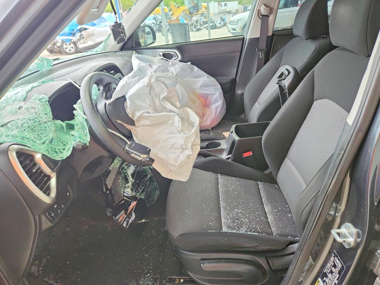 2022 KIA SOUL LX photo 19