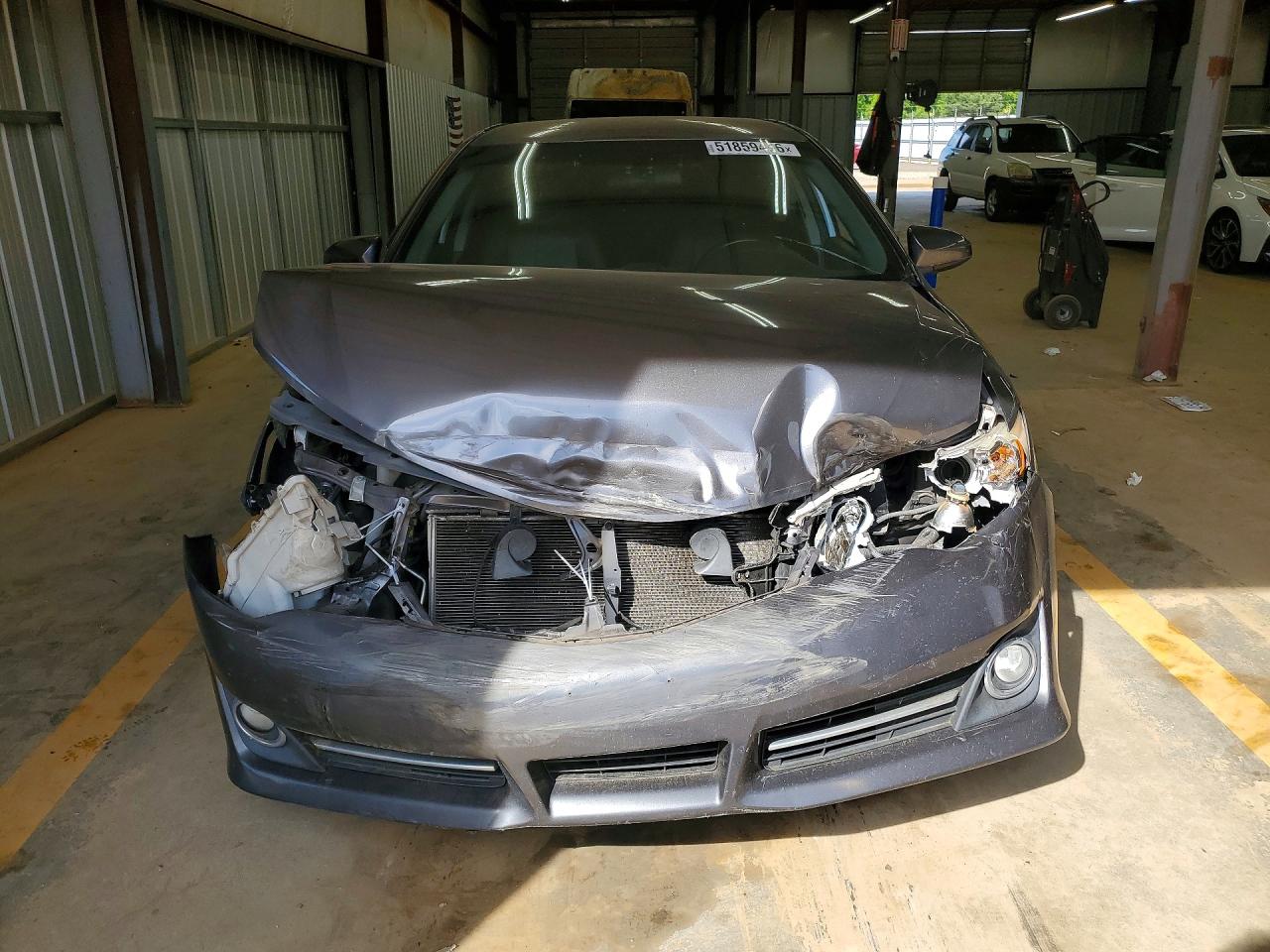 2014 TOYOTA CAMRY SE photo 9
