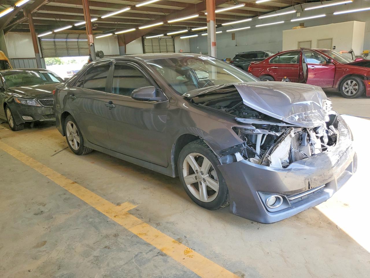 2014 TOYOTA CAMRY SE photo 7