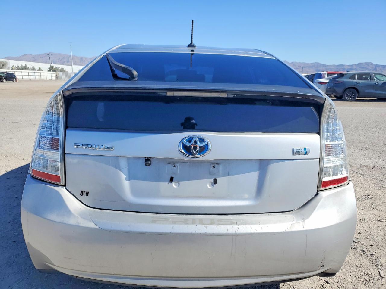 2010 TOYOTA PRIUS II photo 11