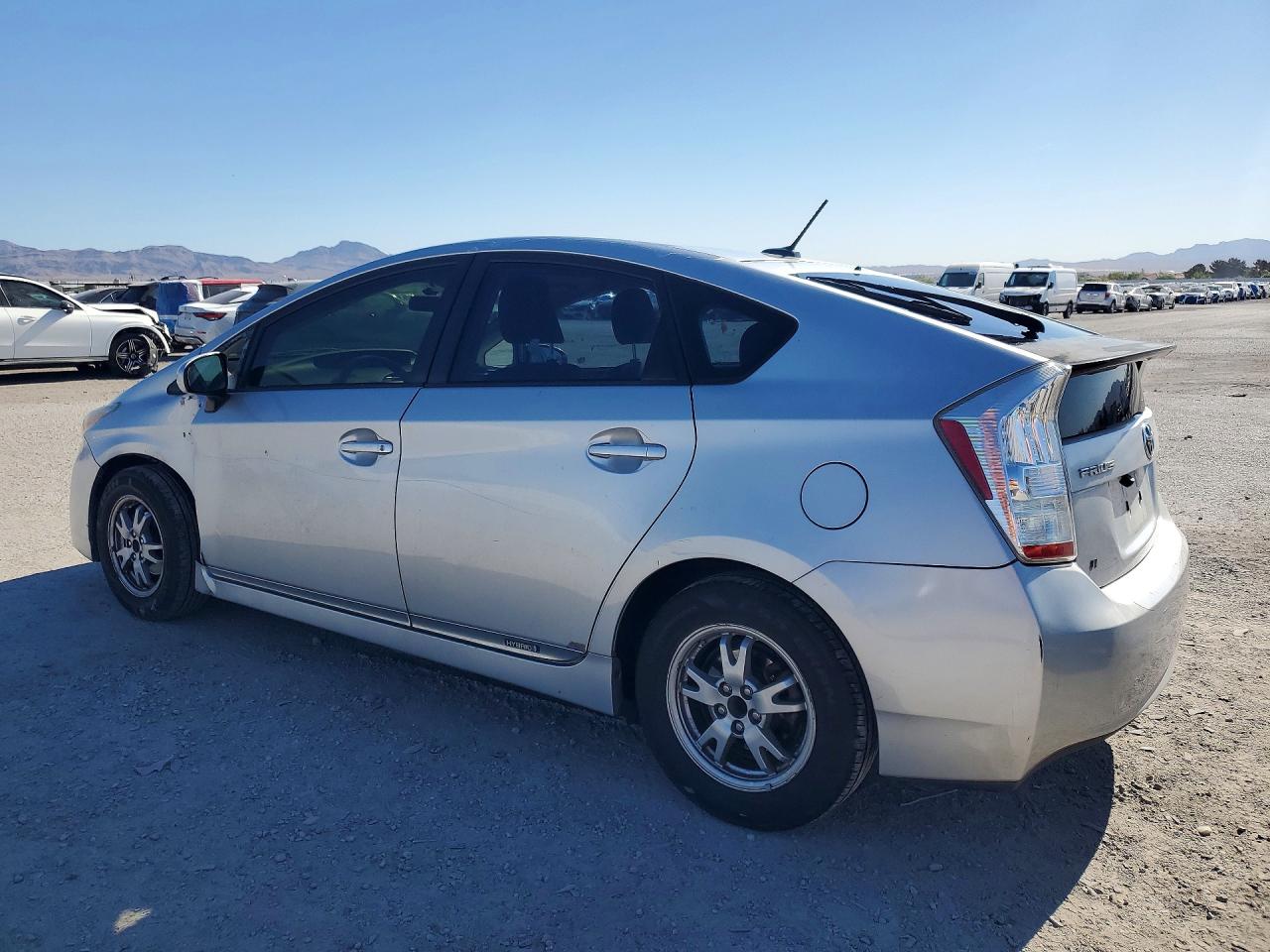 2010 TOYOTA PRIUS II photo 3
