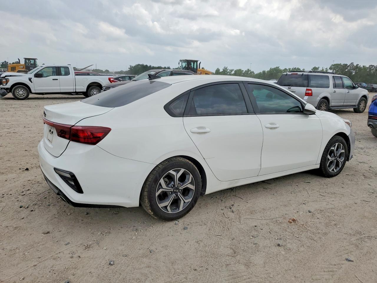 2020 KIA FORTE LXS photo 3