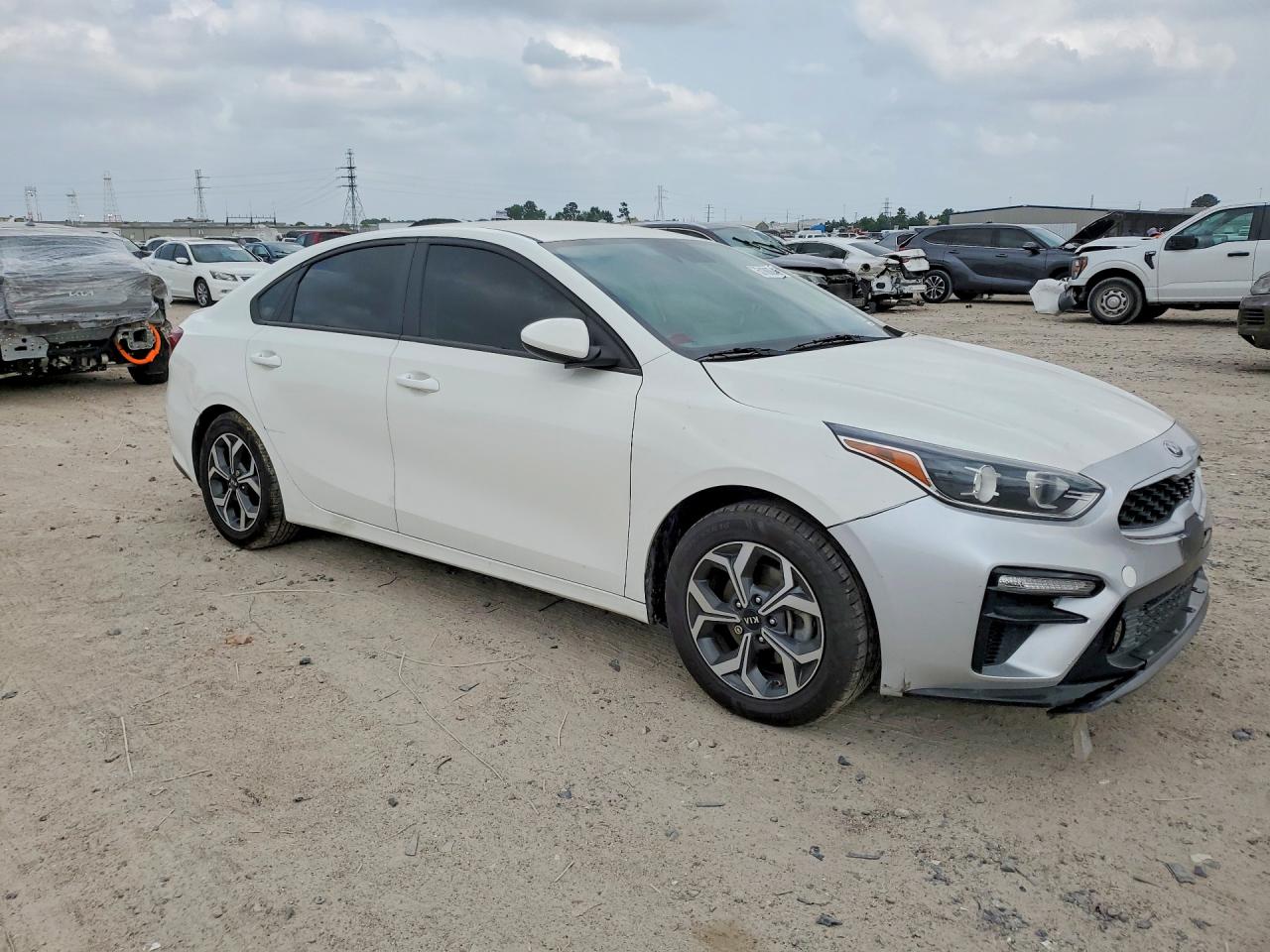 2020 KIA FORTE LXS photo 4