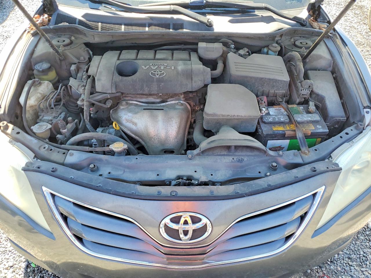2010 TOYOTA CAMRY LE photo 21