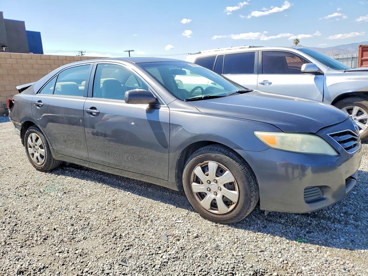 2010 TOYOTA CAMRY LE photo 7
