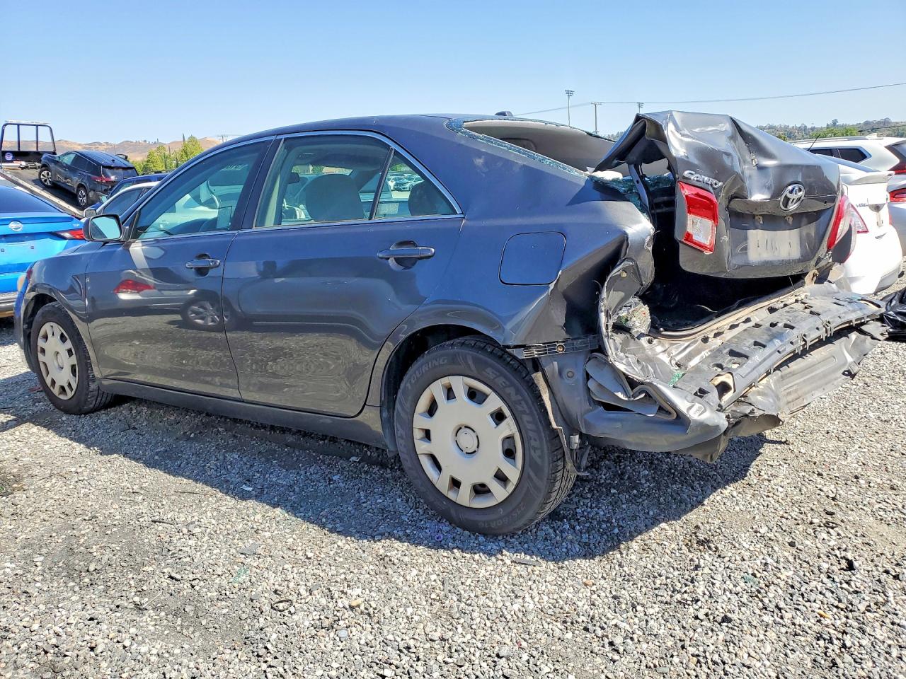 2010 TOYOTA CAMRY LE photo 3