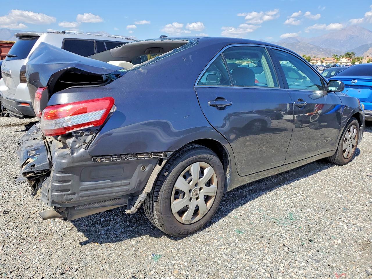 2010 TOYOTA CAMRY LE photo 5