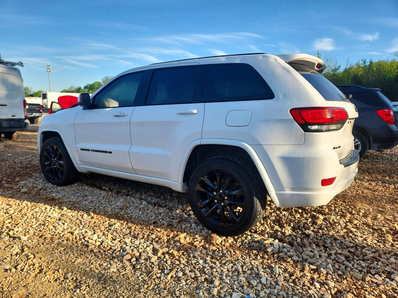 2022 JEEP GRAND CHEROKEE LAREDO E photo 4