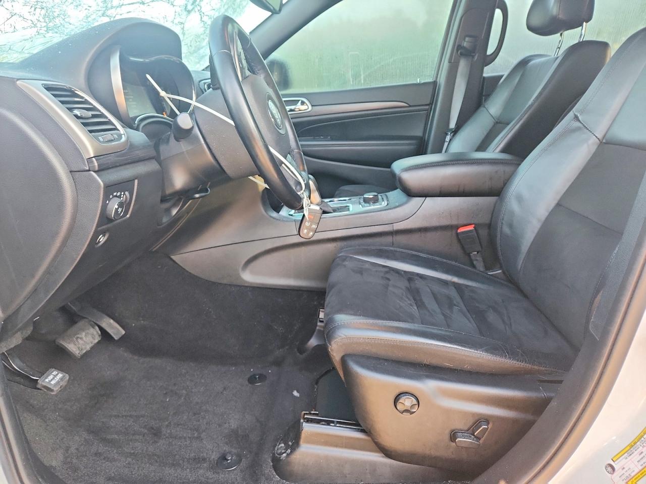 2022 JEEP GRAND CHEROKEE LAREDO E photo 19