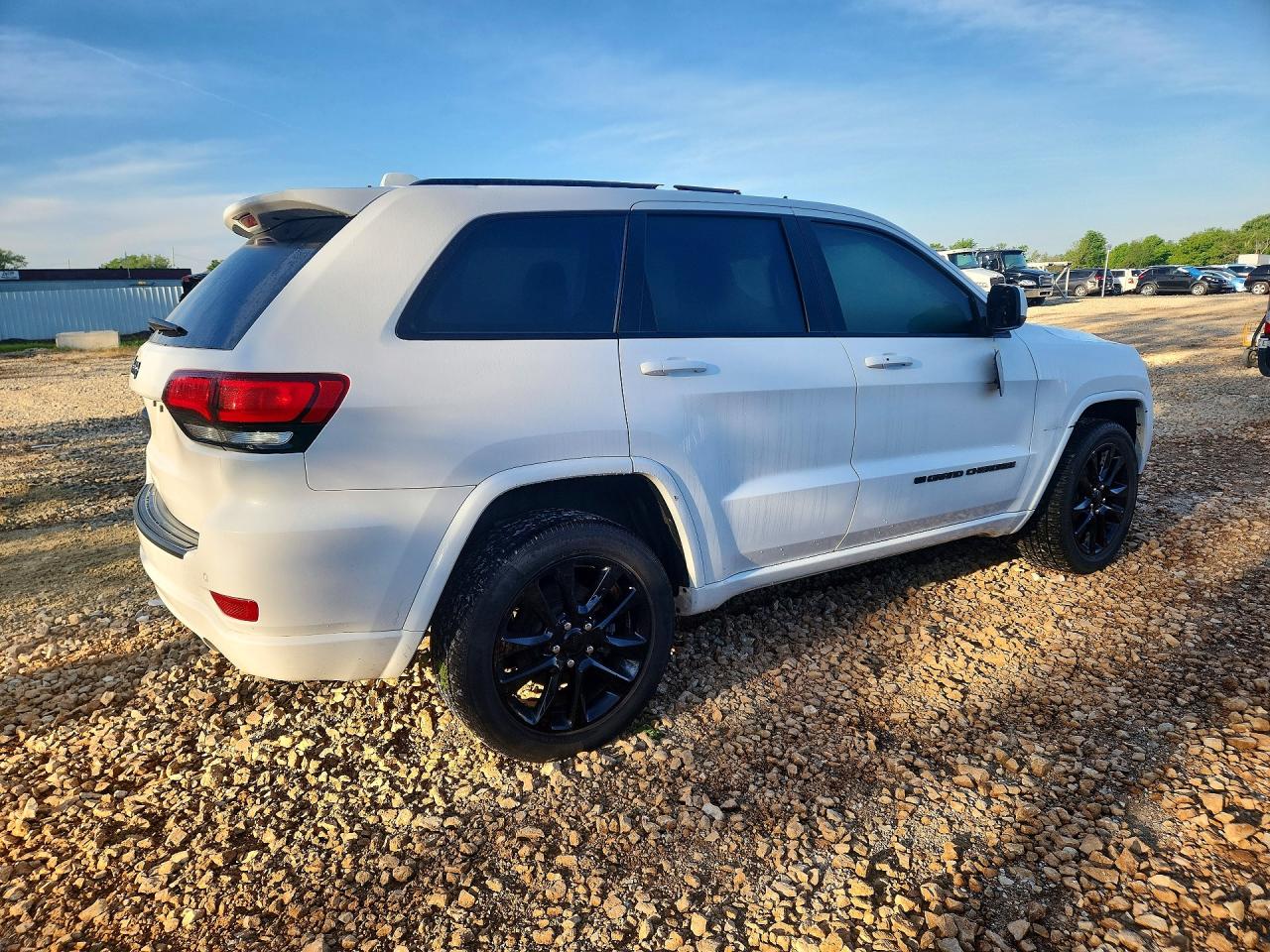 2022 JEEP GRAND CHEROKEE LAREDO E photo 7