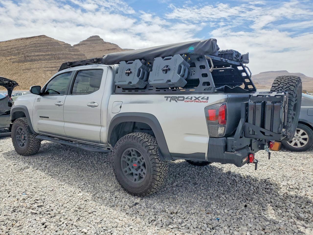 2022 TOYOTA TACOMA TRD OFF-ROAD photo 4