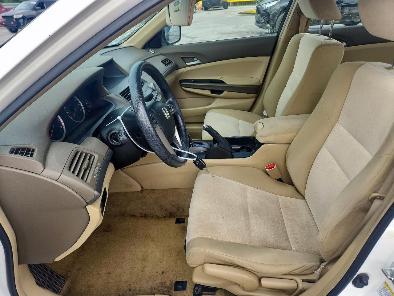 2009 HONDA ACCORD LX photo 13