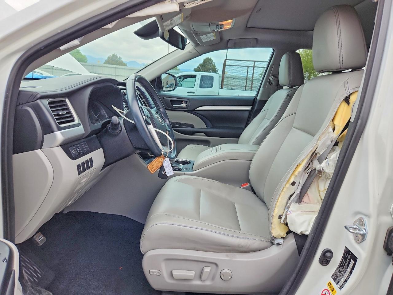2018 TOYOTA HIGHLANDER XLE photo 19