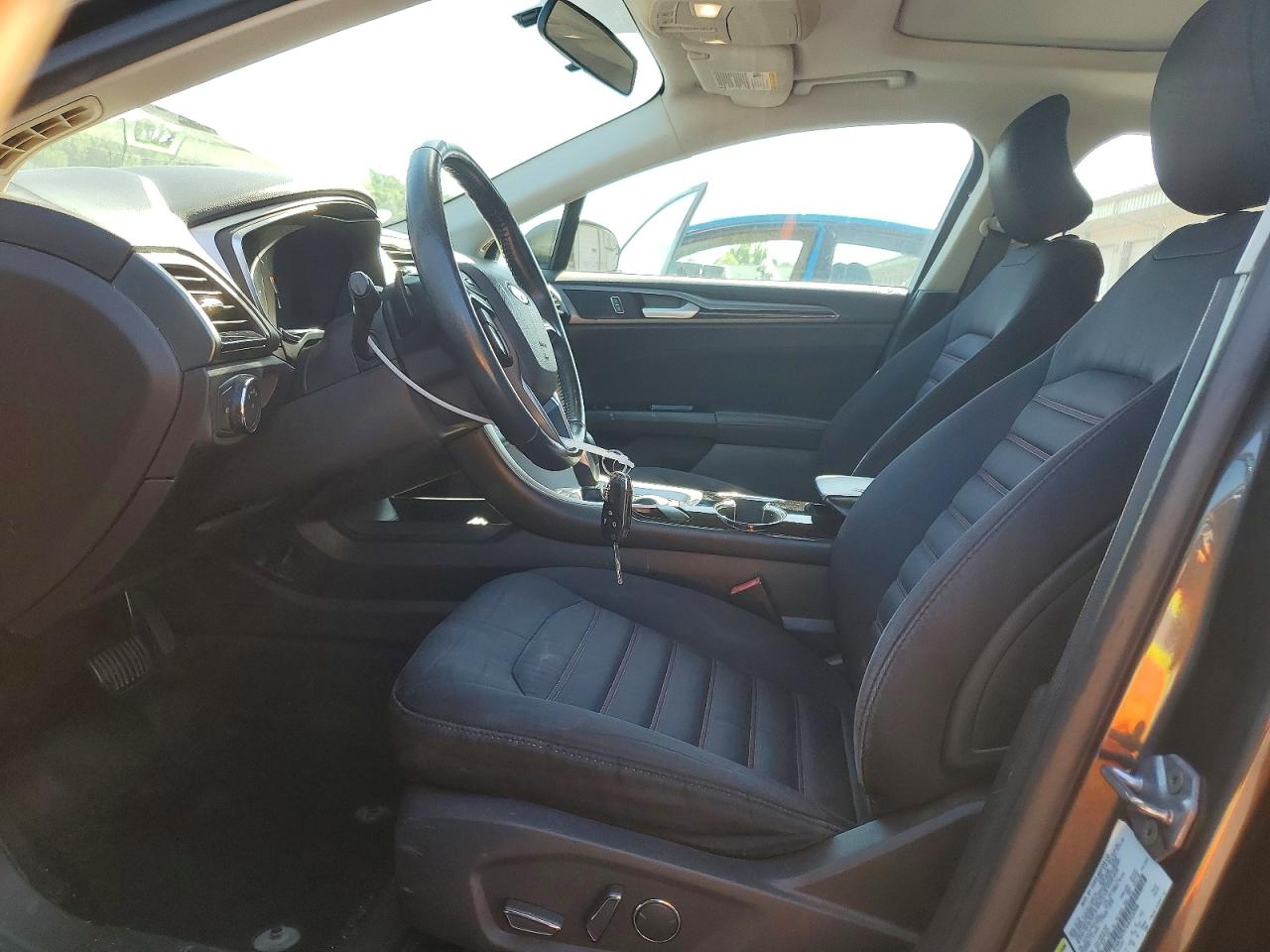 2016 FORD FUSION SE photo 13