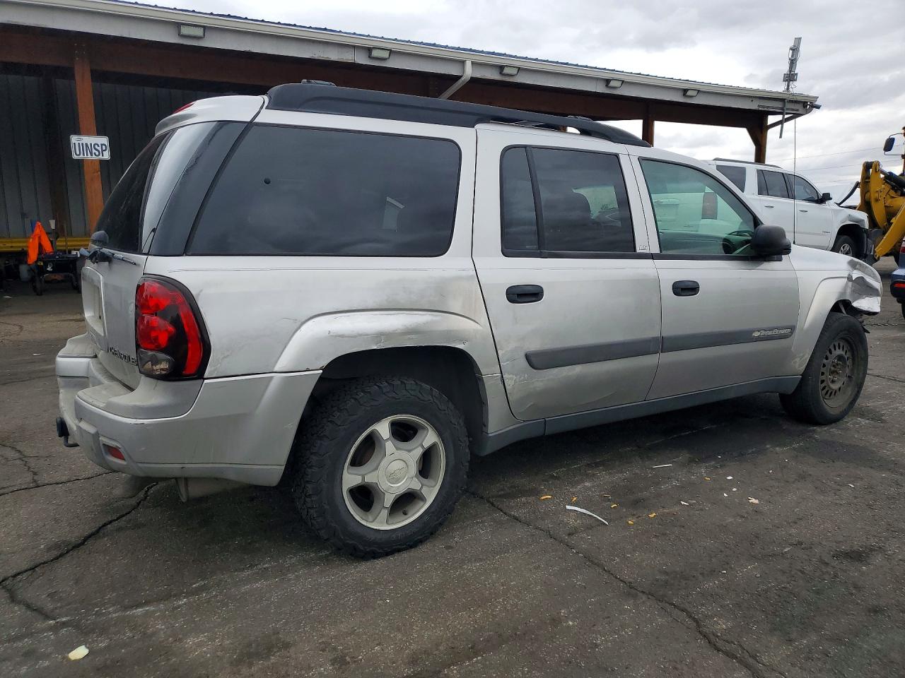 2004 CHEVROLET TRAILBLAZER EXT LS photo 3