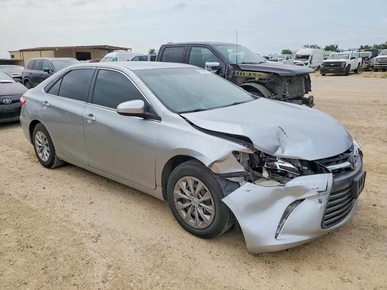 2015 TOYOTA CAMRY LE photo 7