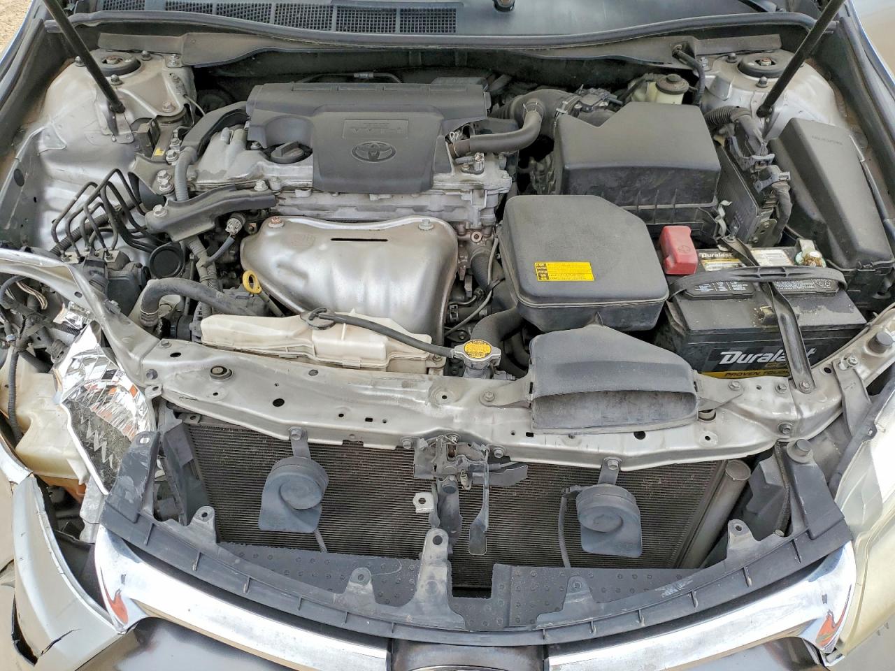 2015 TOYOTA CAMRY LE photo 21