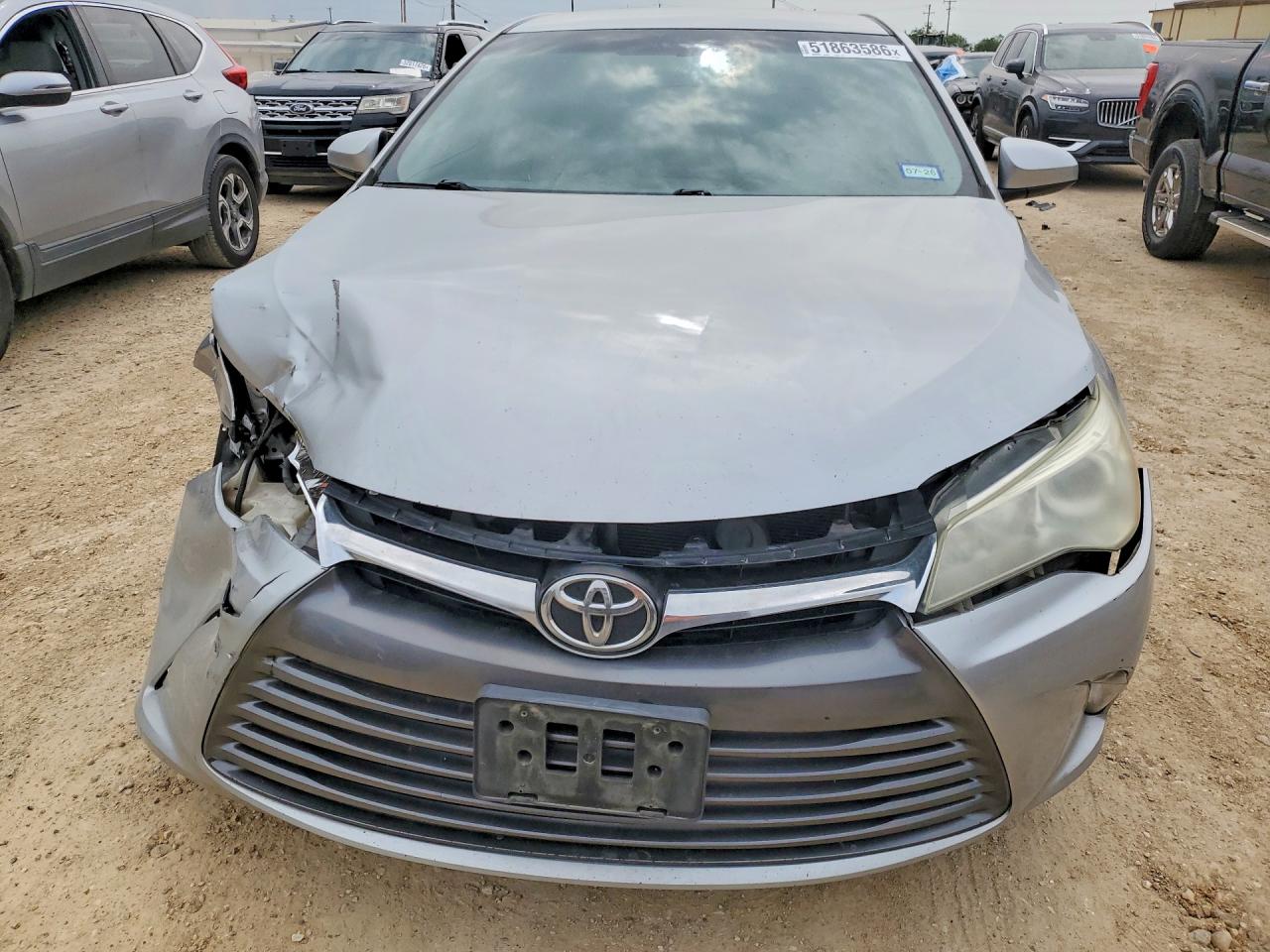 2015 TOYOTA CAMRY LE photo 9