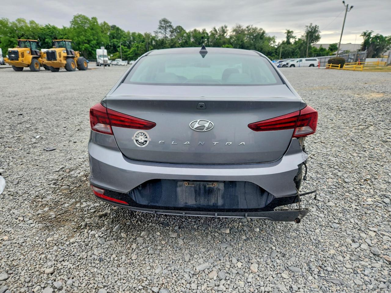 2019 HYUNDAI ELANTRA SEL photo 11