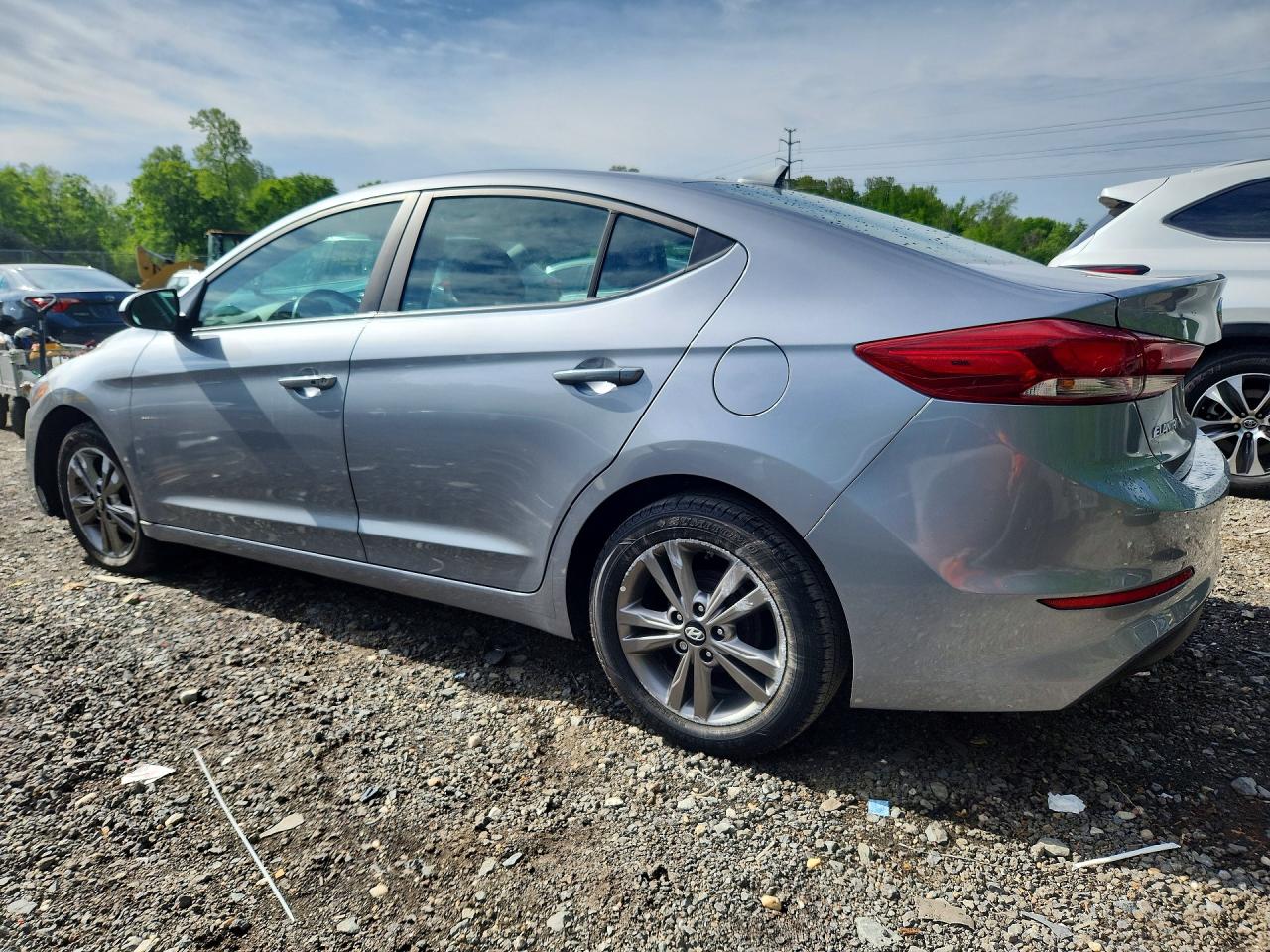 2017 HYUNDAI ELANTRA SE photo 4
