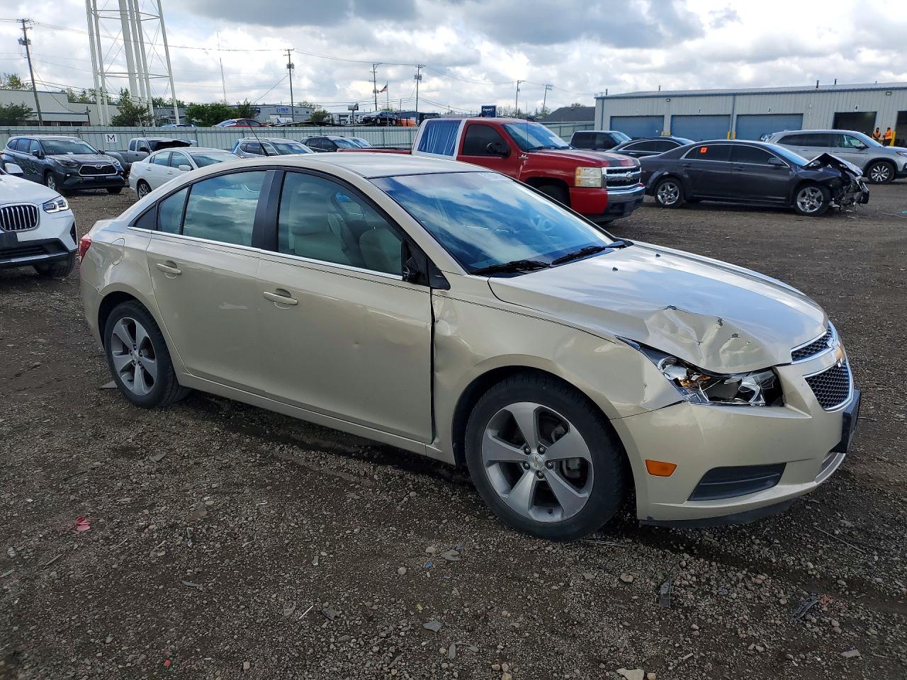 2011 CHEVROLET CRUZE LT photo 4
