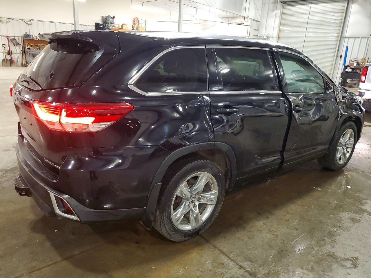 2018 TOYOTA HIGHLANDER LIMITED photo 3