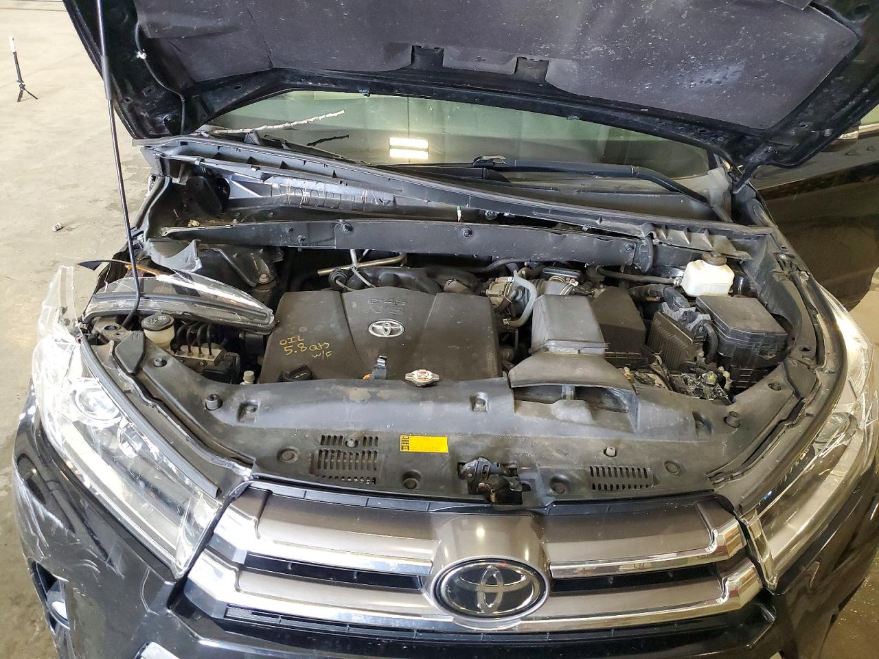 2018 TOYOTA HIGHLANDER LIMITED photo 12
