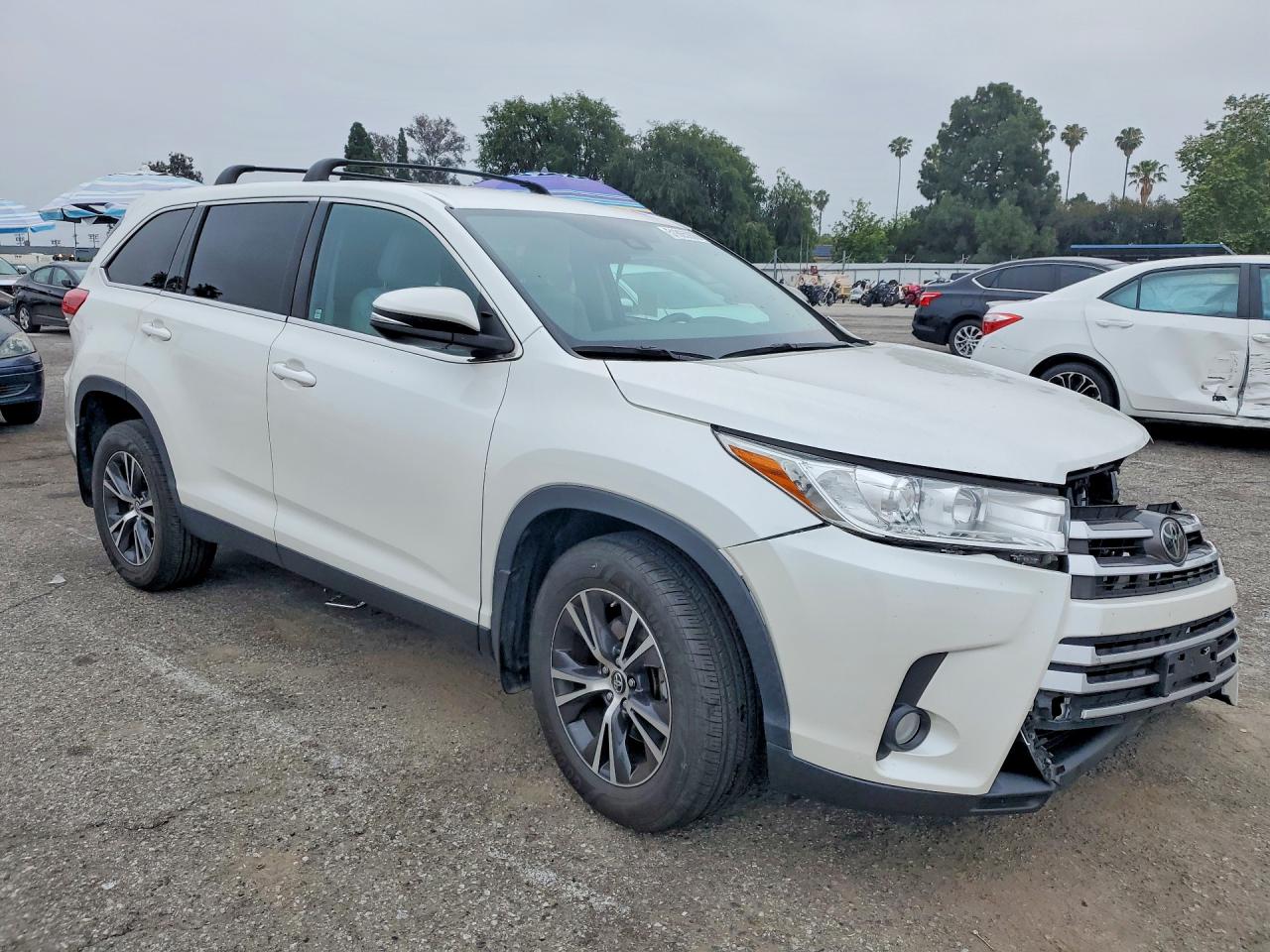 2019 TOYOTA HIGHLANDER LE PLUS photo 10