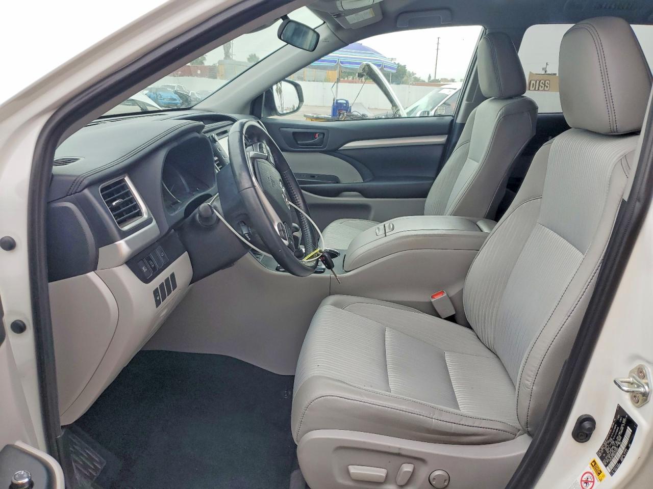 2019 TOYOTA HIGHLANDER LE PLUS photo 19