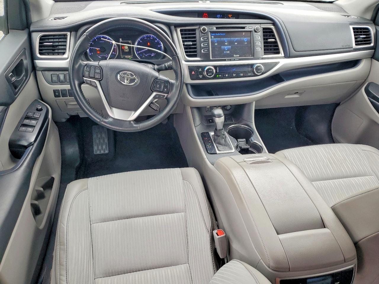 2019 TOYOTA HIGHLANDER LE PLUS photo 22