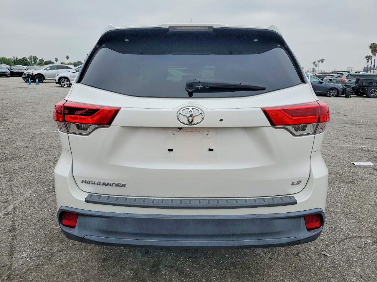 2019 TOYOTA HIGHLANDER LE PLUS photo 16