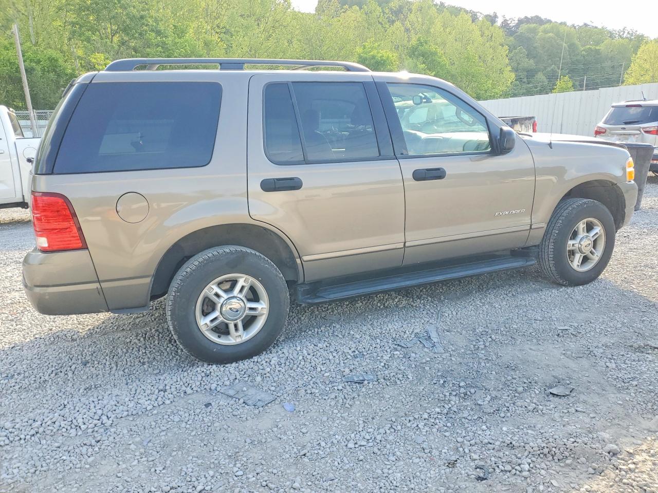 2004 FORD EXPLORER XLT photo 5