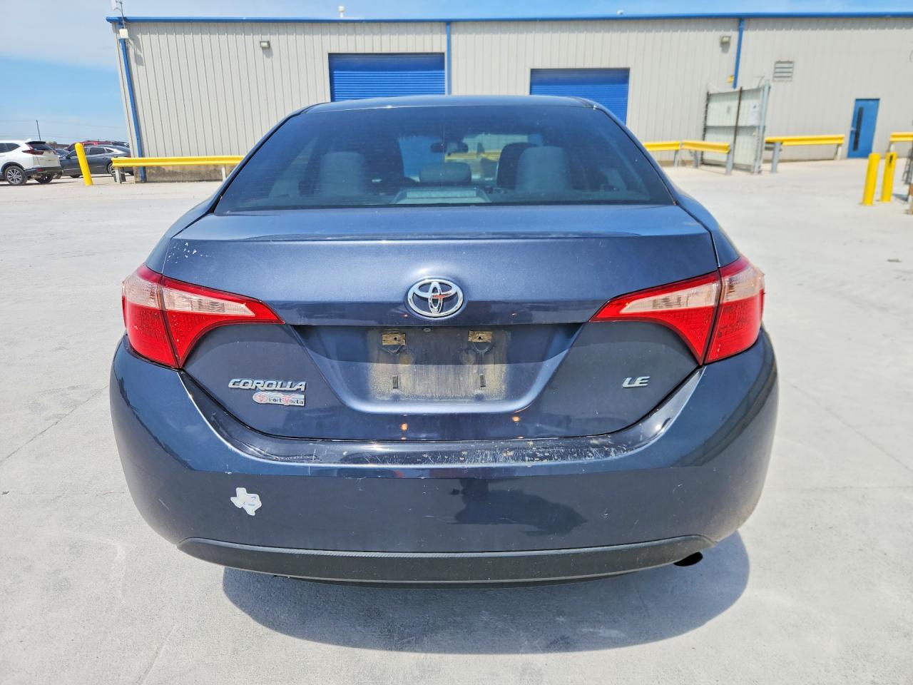 2017 TOYOTA COROLLA LE photo 11