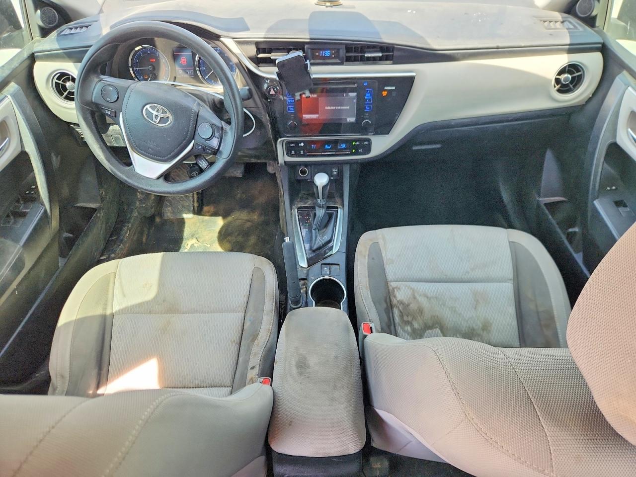 2017 TOYOTA COROLLA LE photo 15