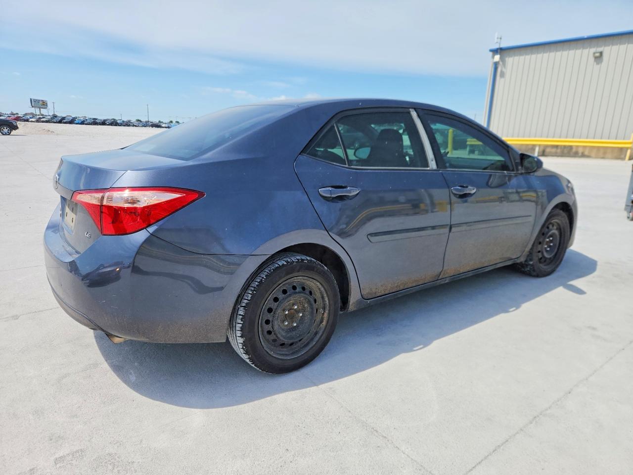 2017 TOYOTA COROLLA LE photo 5